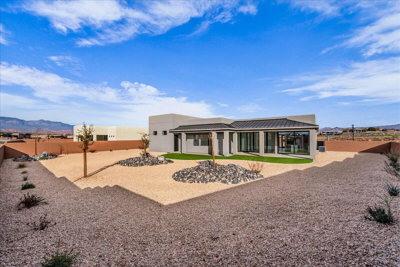 3344 S Guide Star Way Hurricane, UT 84737 home for sale, MLS#25-267640 - Erika Rogers Photo 35