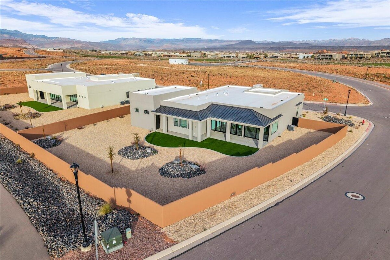 3344 S Guide Star Way Hurricane, UT 84737 home for sale, MLS#25-267640 - Erika Rogers Photo 38