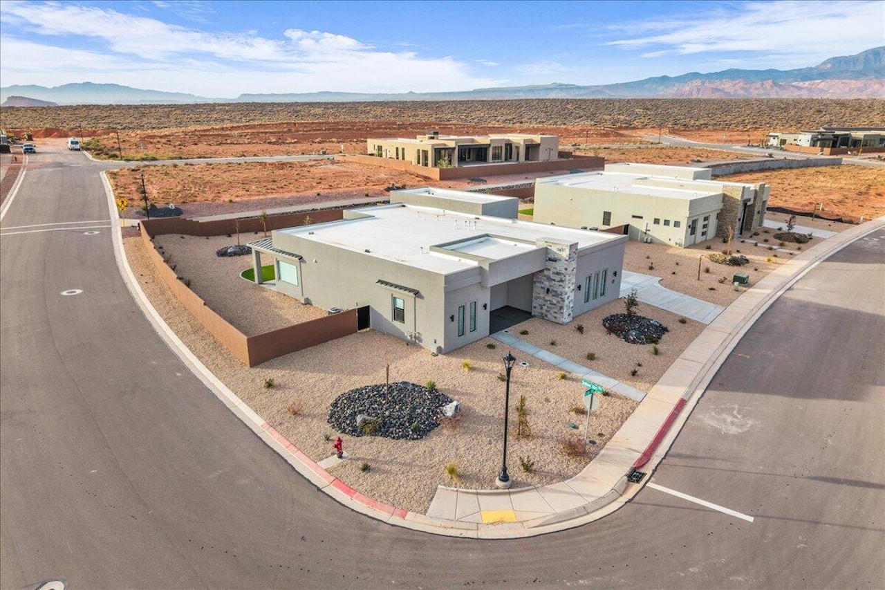 3344 S Guide Star Way Hurricane, UT 84737 home for sale, MLS#25-267640 - Erika Rogers Photo 46