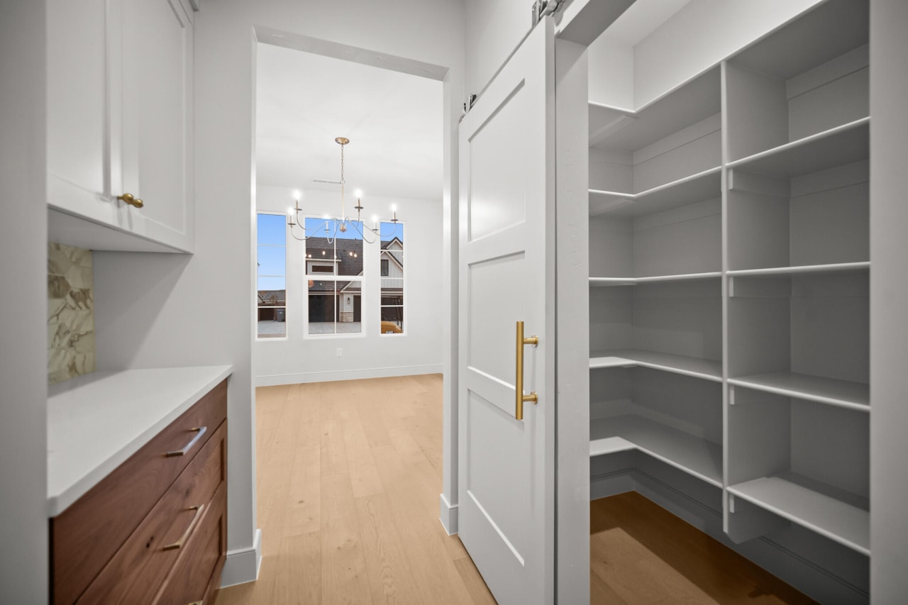 4154 E El Capitan Way St George, UT 84790 home for sale, MLS#25-267540 - Erika Rogers Photo 13