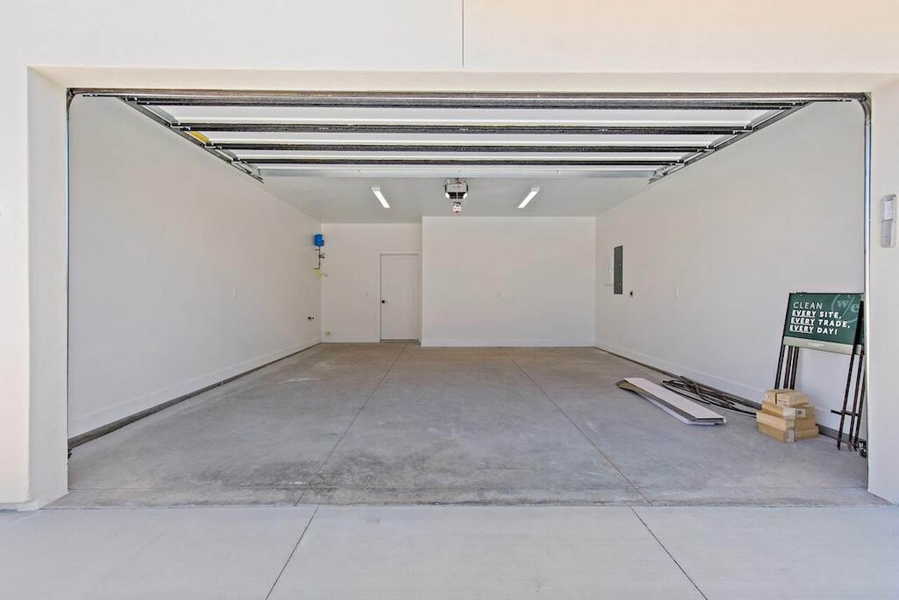 1062 W Albertine LN St George, UT 84790 home for sale, MLS#25-267243 - Erika Rogers Photo 30