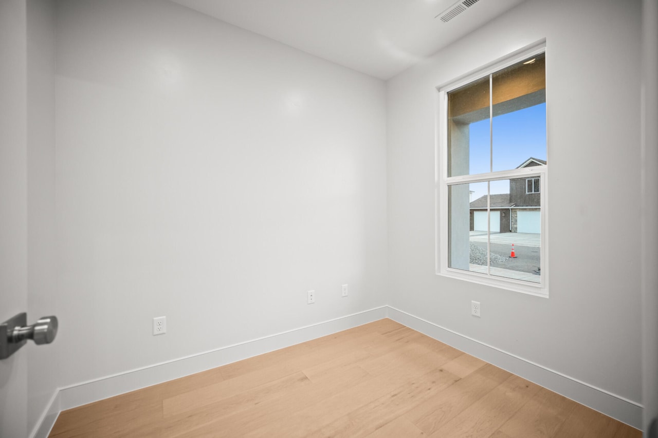 4154 E El Capitan Way St George, UT 84790 home for sale, MLS#25-267540 - Erika Rogers Photo 26