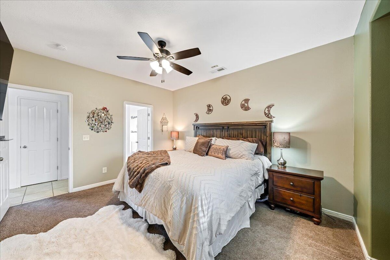 5 S Crimson CIR St George, UT 84790 home for sale, MLS#25-267707 - Erika Rogers Photo 21