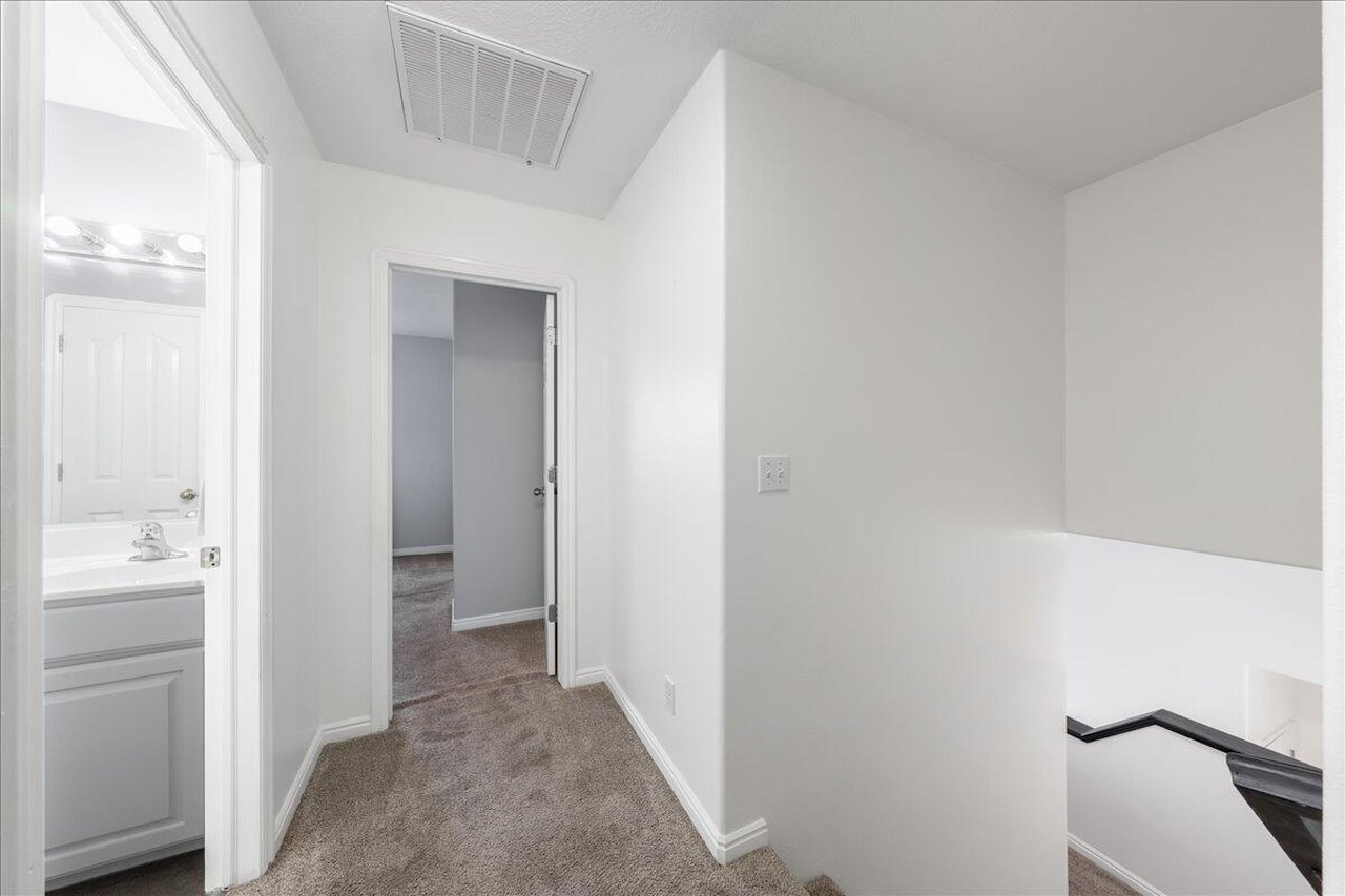 5 S Crimson CIR St George, UT 84790 home for sale, MLS#25-267707 - Erika Rogers Photo 33