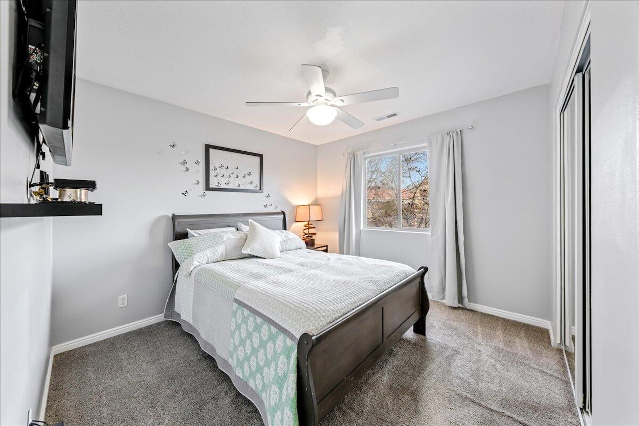 5 S Crimson CIR St George, UT 84790 home for sale, MLS#25-267707 - Erika Rogers Photo 35