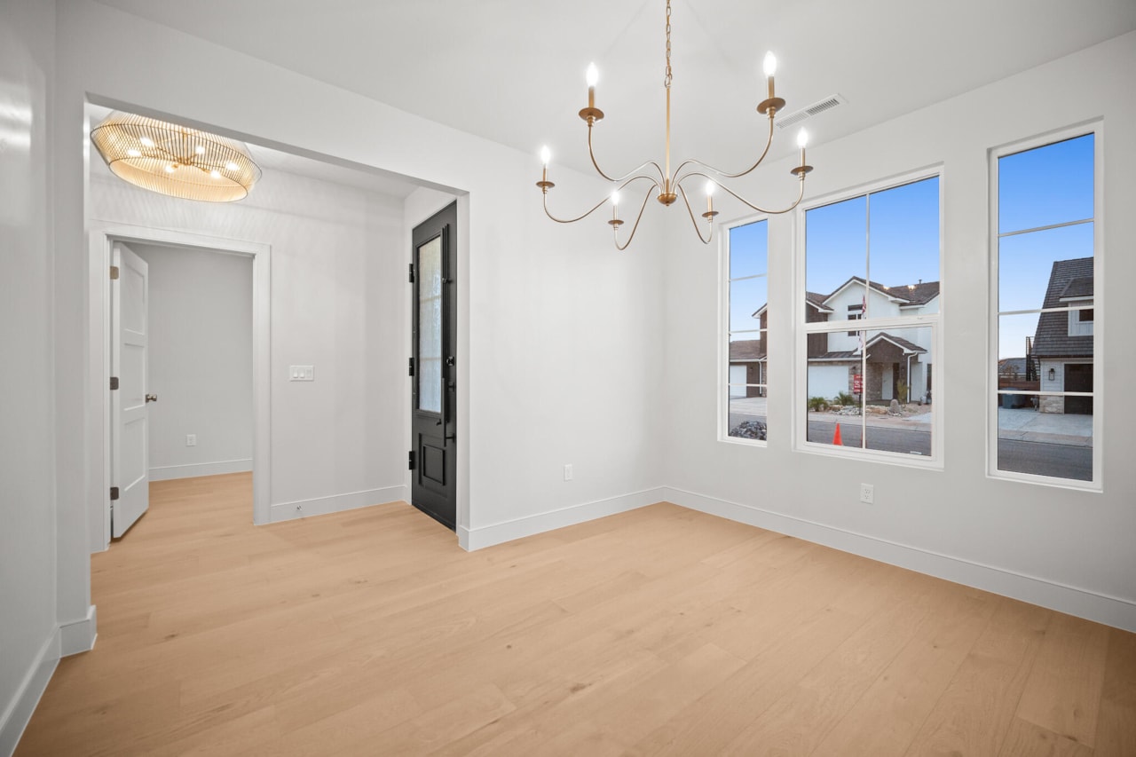 4154 E El Capitan Way St George, UT 84790 home for sale, MLS#25-267540 - Erika Rogers Photo 6