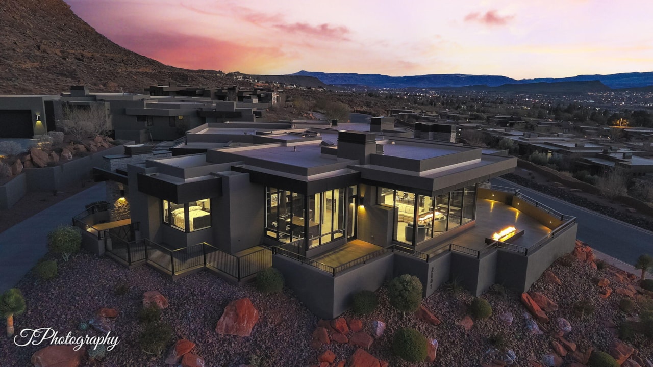 2001 W Greyhawk CIR St George, UT 84770 home for sale, MLS#25-267709 - Erika Rogers Photo 2