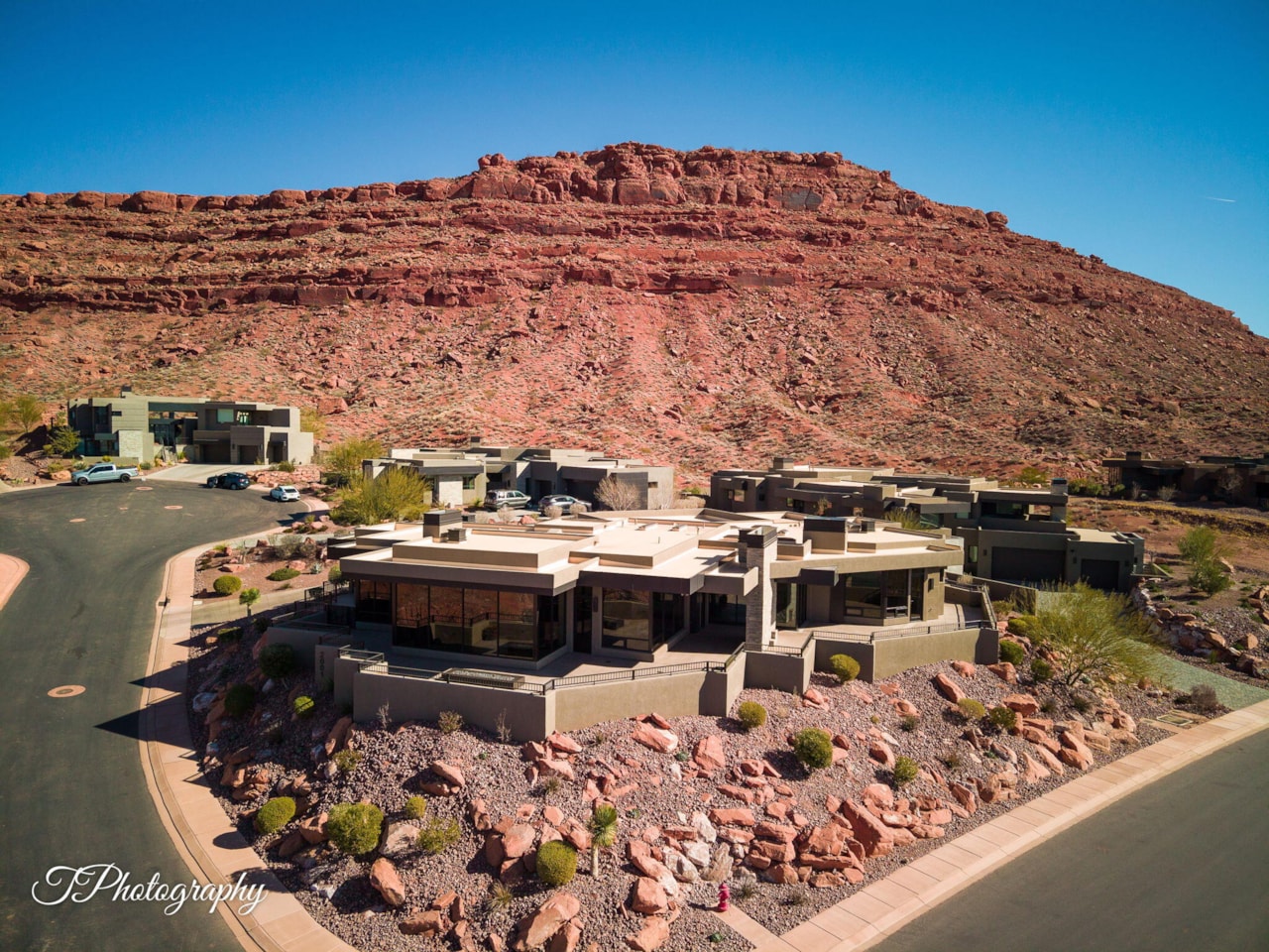 2001 W Greyhawk CIR St George, UT 84770 home for sale, MLS#25-267709 - Erika Rogers Photo 5