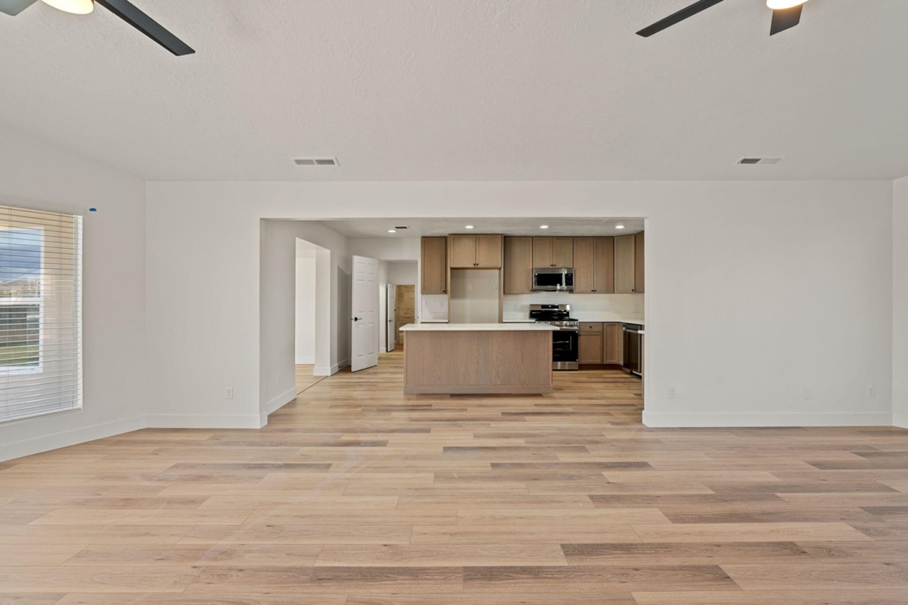 372 N Quail Ridge DR Washington, UT 84780 home for sale, MLS#26-267748 - Erika Rogers Photo 9