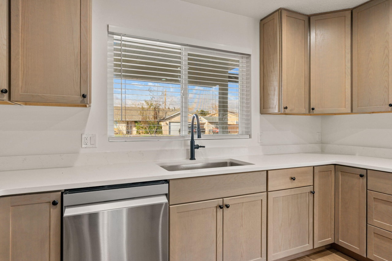 372 N Quail Ridge DR Washington, UT 84780 home for sale, MLS#26-267748 - Erika Rogers Photo 13