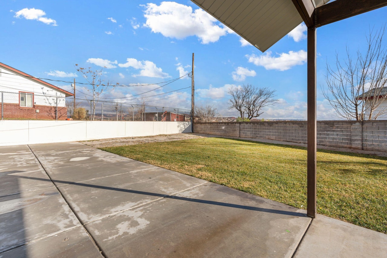 372 N Quail Ridge DR Washington, UT 84780 home for sale, MLS#26-267748 - Erika Rogers Photo 38