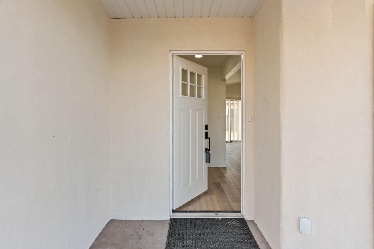 372 N Quail Ridge DR Washington, UT 84780 home for sale, MLS#26-267748 - Erika Rogers Photo 5