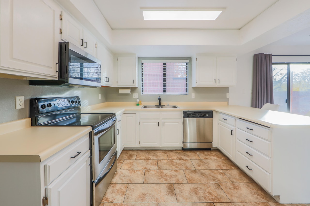 235 S 400  E #14 St George, UT 84770 home for sale, MLS#25-267630 - Erika Rogers Photo 7