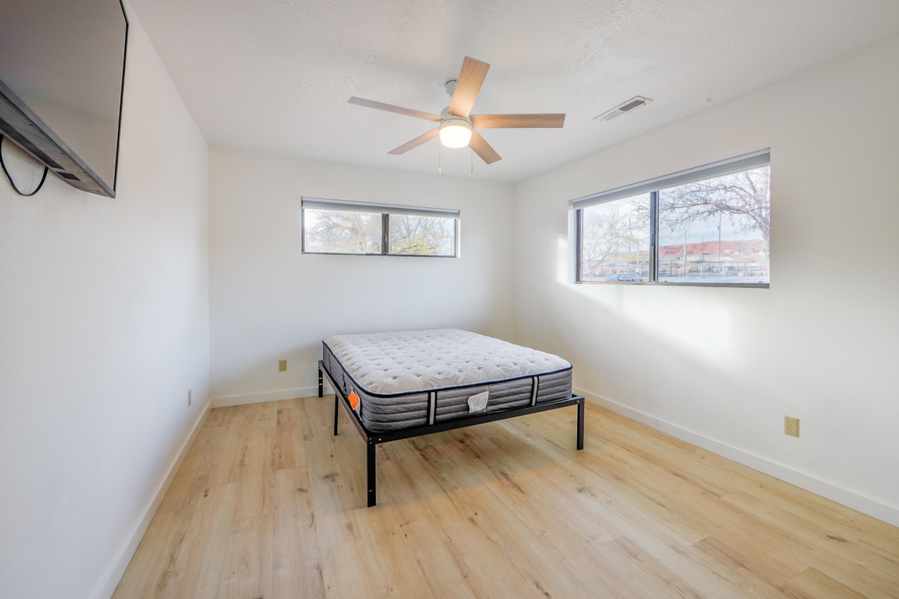 235 S 400  E #14 St George, UT 84770 home for sale, MLS#25-267630 - Erika Rogers Photo 10