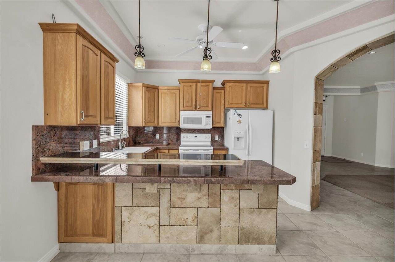 1584 N Raven LN St George, UT 84770 home for sale, MLS#25-265780 - Erika Rogers Photo 11