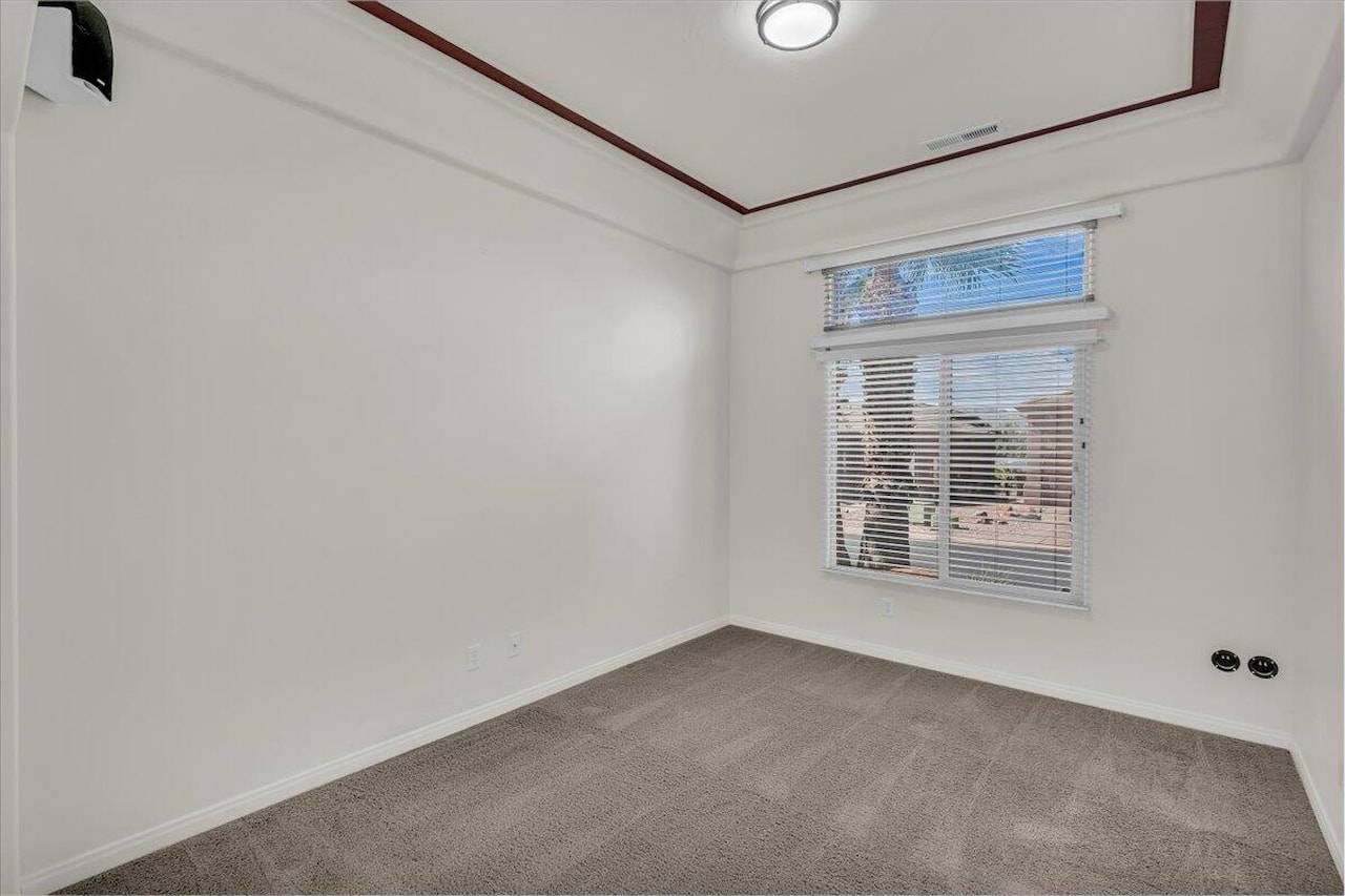 1584 N Raven LN St George, UT 84770 home for sale, MLS#25-265780 - Erika Rogers Photo 12