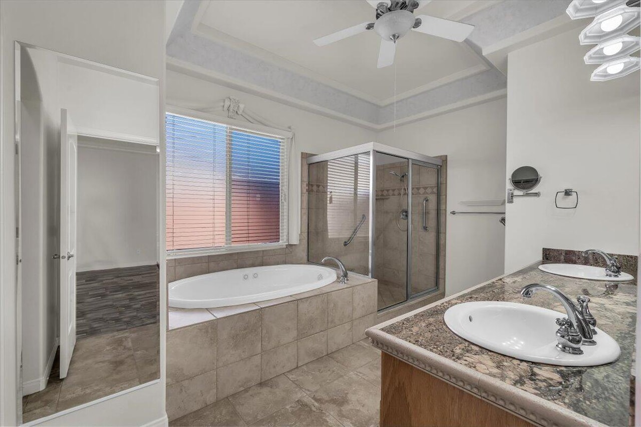 1584 N Raven LN St George, UT 84770 home for sale, MLS#25-265780 - Erika Rogers Photo 17