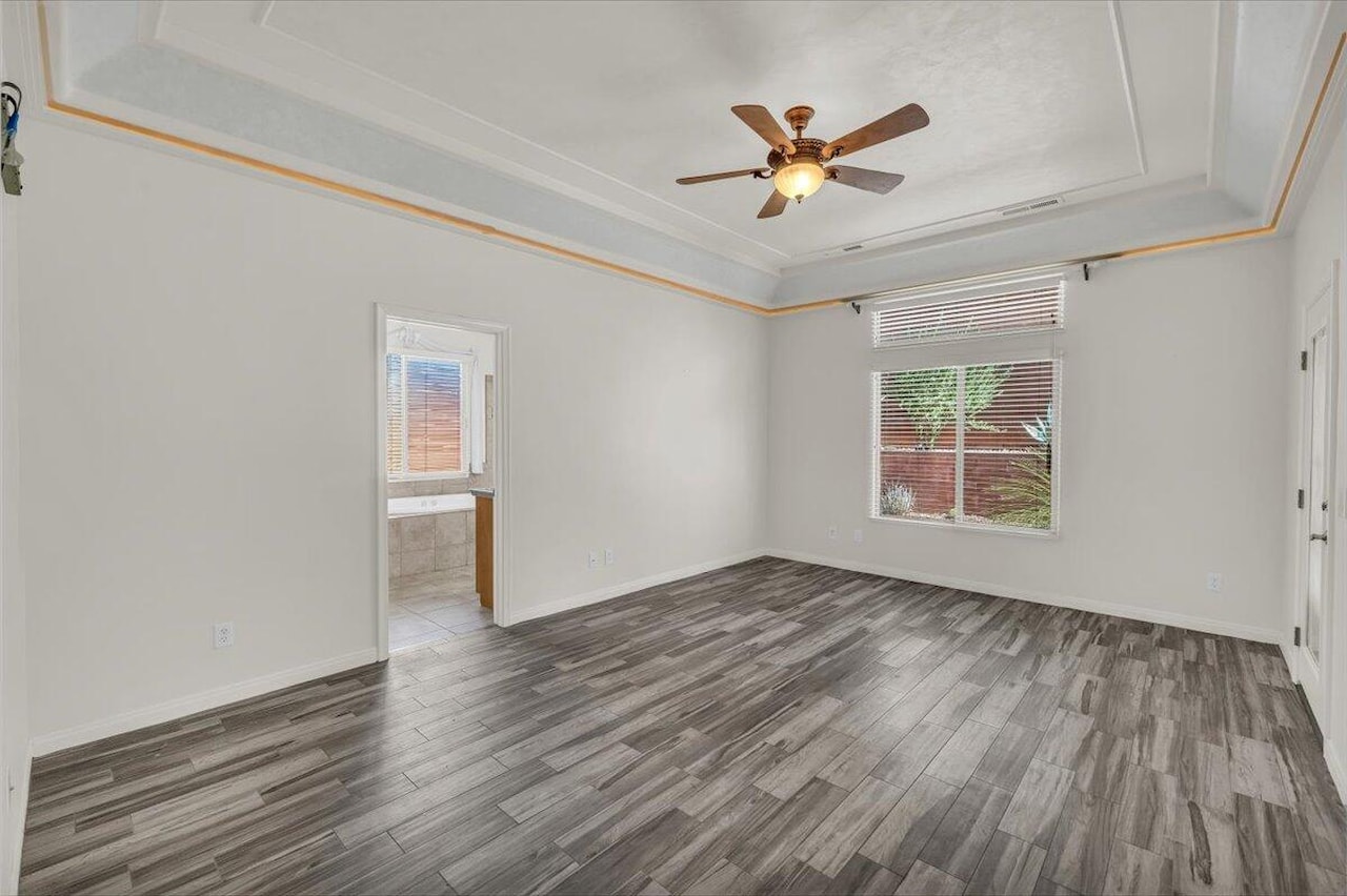 1584 N Raven LN St George, UT 84770 home for sale, MLS#25-265780 - Erika Rogers Photo 19