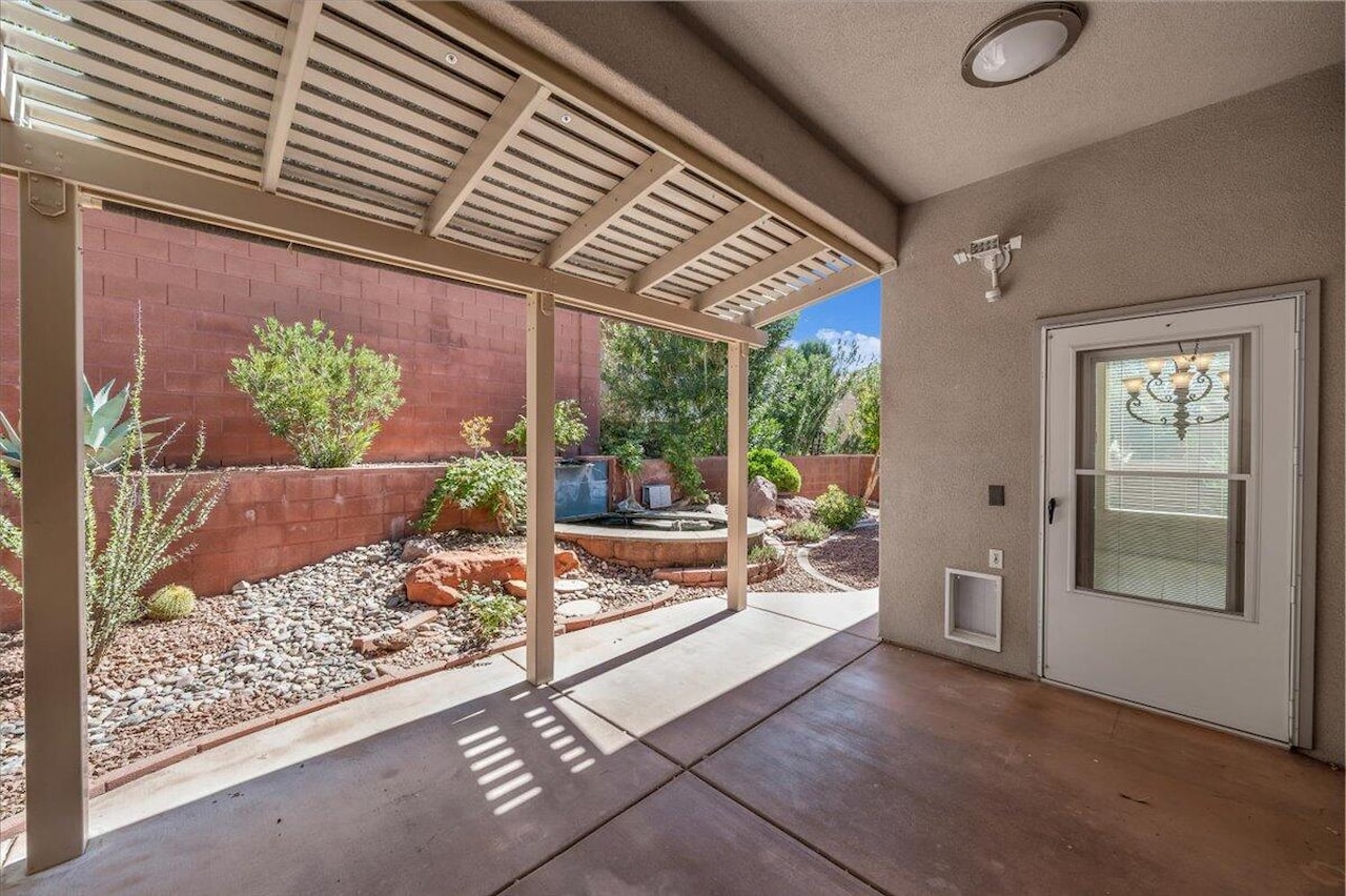 1584 N Raven LN St George, UT 84770 home for sale, MLS#25-265780 - Erika Rogers Photo 20