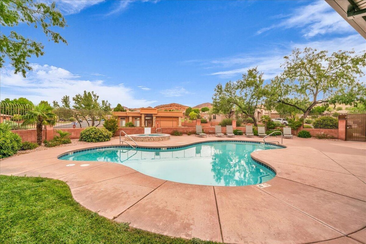 1584 N Raven LN St George, UT 84770 home for sale, MLS#25-265780 - Erika Rogers Photo 26