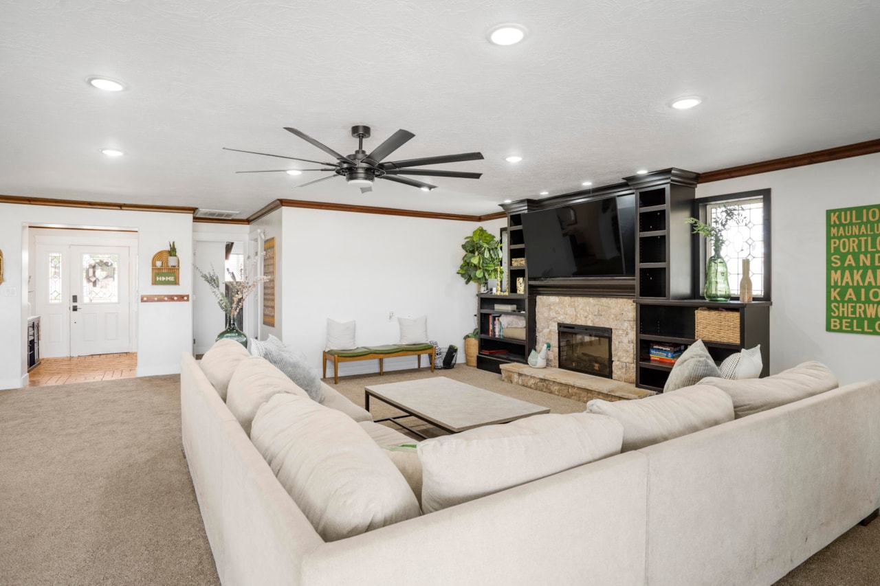 1879 S Cassidy CIR St George, UT 84790 home for sale, MLS#25-267717 - Erika Rogers Photo 7