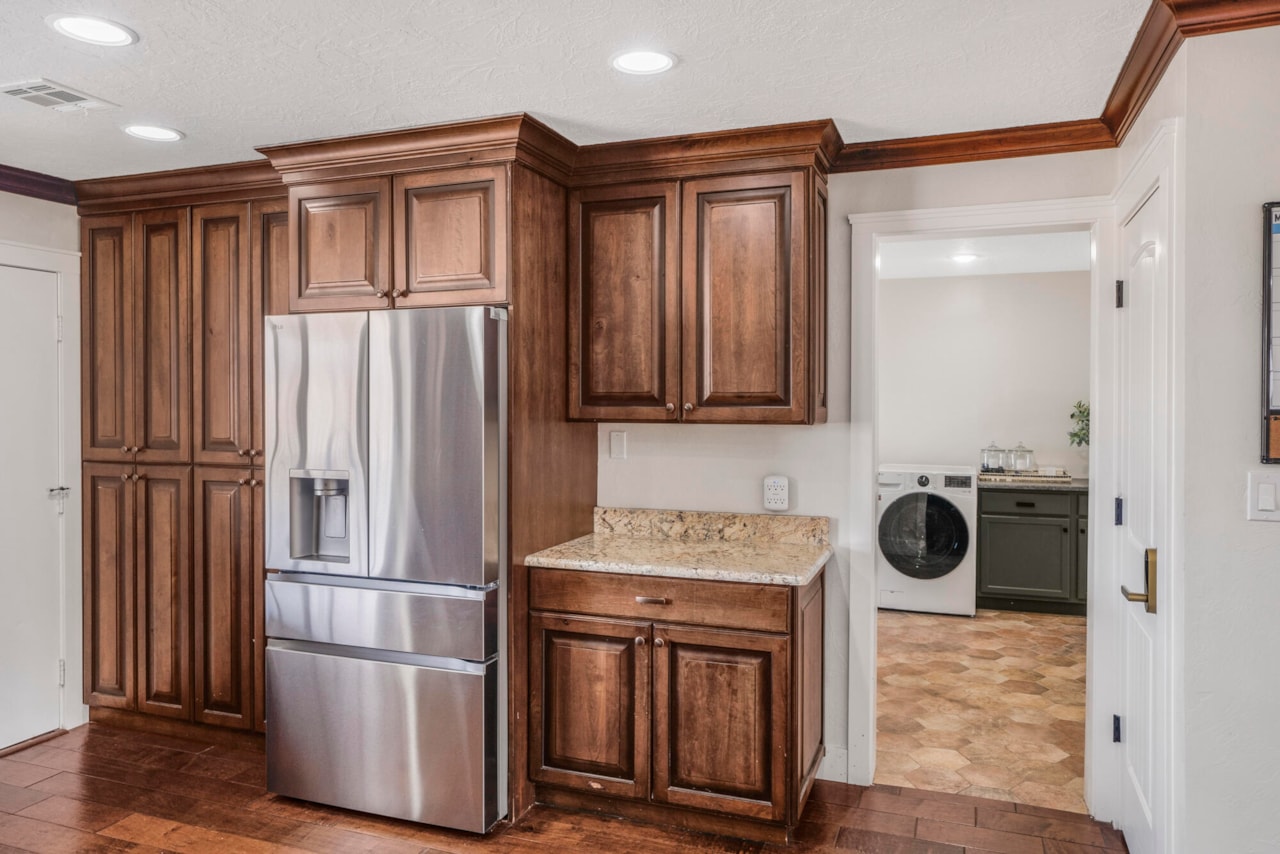 1879 S Cassidy CIR St George, UT 84790 home for sale, MLS#25-267717 - Erika Rogers Photo 13