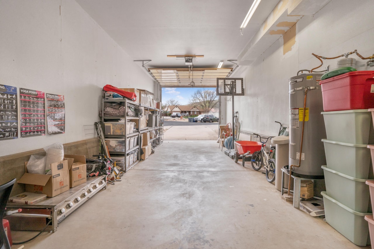 1879 S Cassidy CIR St George, UT 84790 home for sale, MLS#25-267717 - Erika Rogers Photo 28