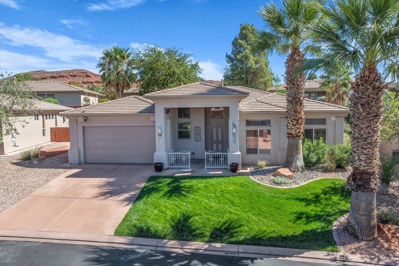 1584 N Raven LN St George, UT 84770 home for sale, MLS#25-265780 - Erika Rogers Photo 2