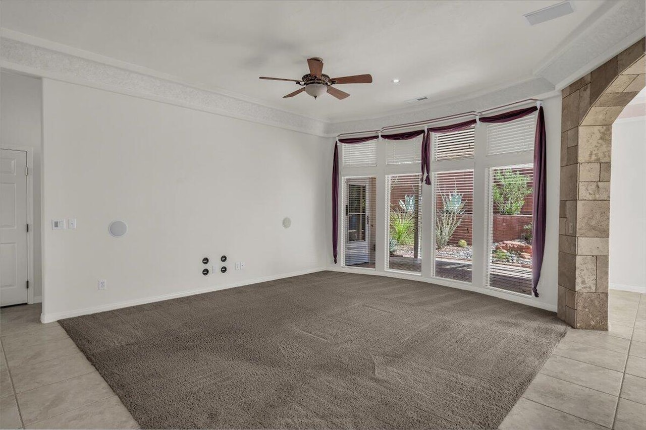 1584 N Raven LN St George, UT 84770 home for sale, MLS#25-265780 - Erika Rogers Photo 6