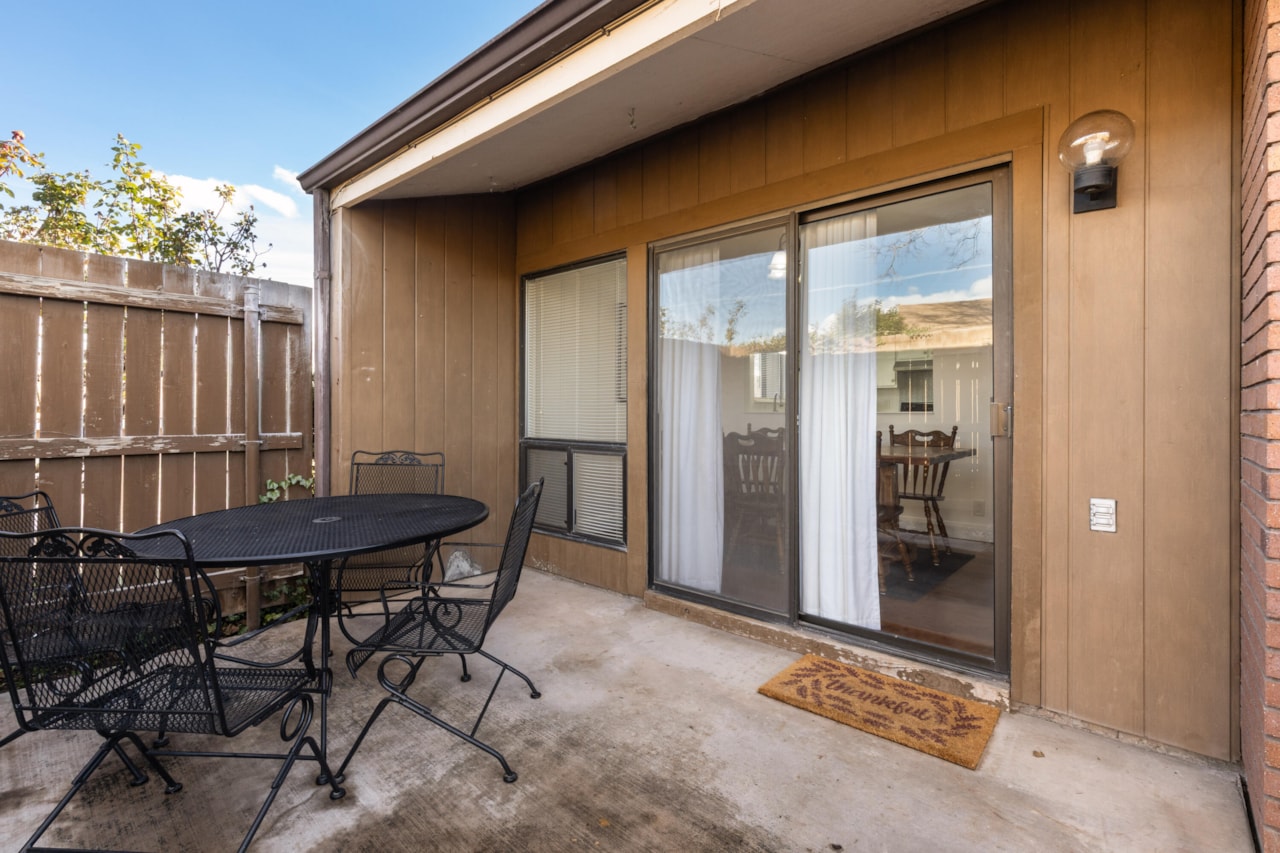 987 W Bloomington Dr  S St George, UT 84790 home for sale, MLS#25-267716 - Erika Rogers Photo 22