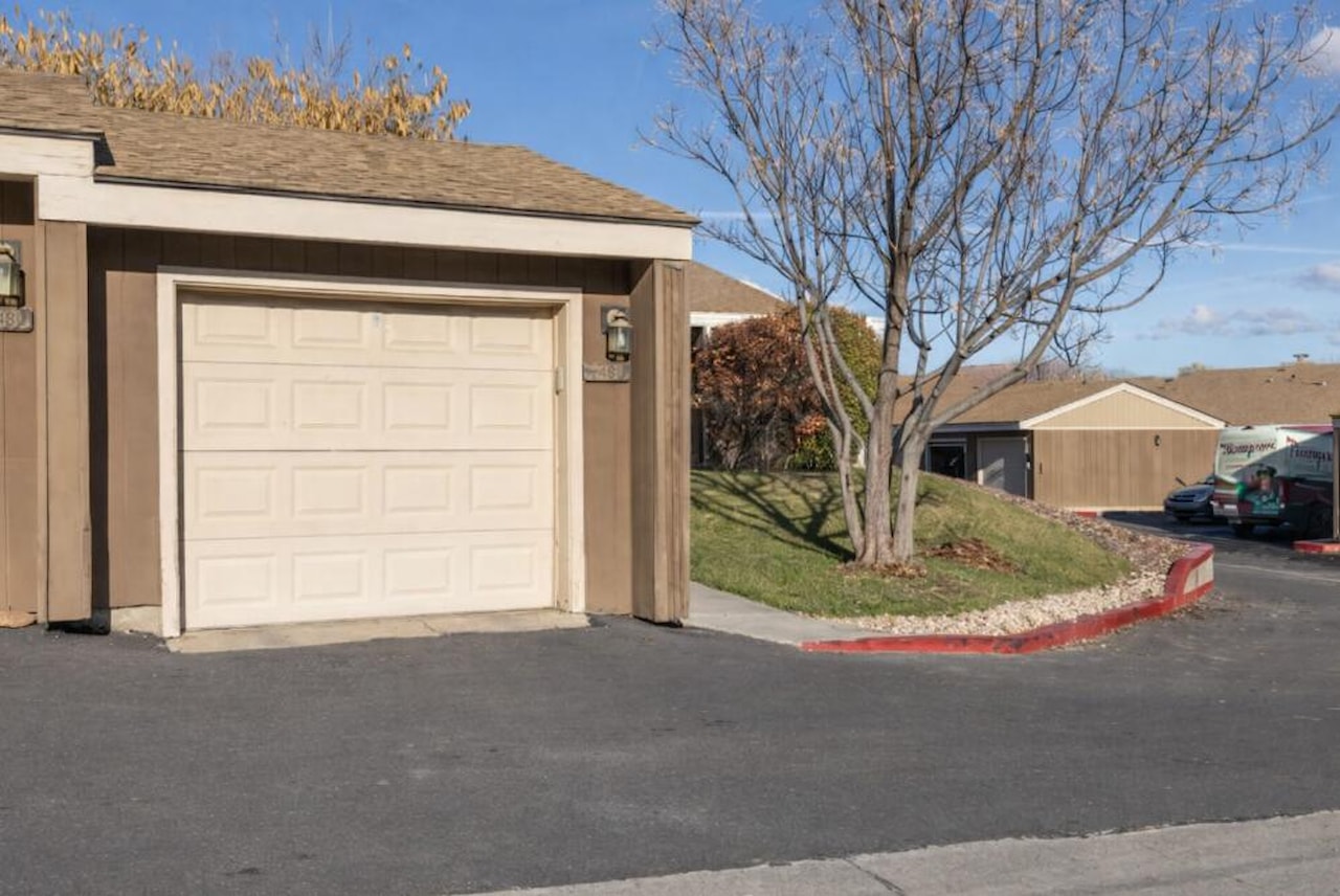 987 W Bloomington Dr  S St George, UT 84790 home for sale, MLS#25-267716 - Erika Rogers Photo 24