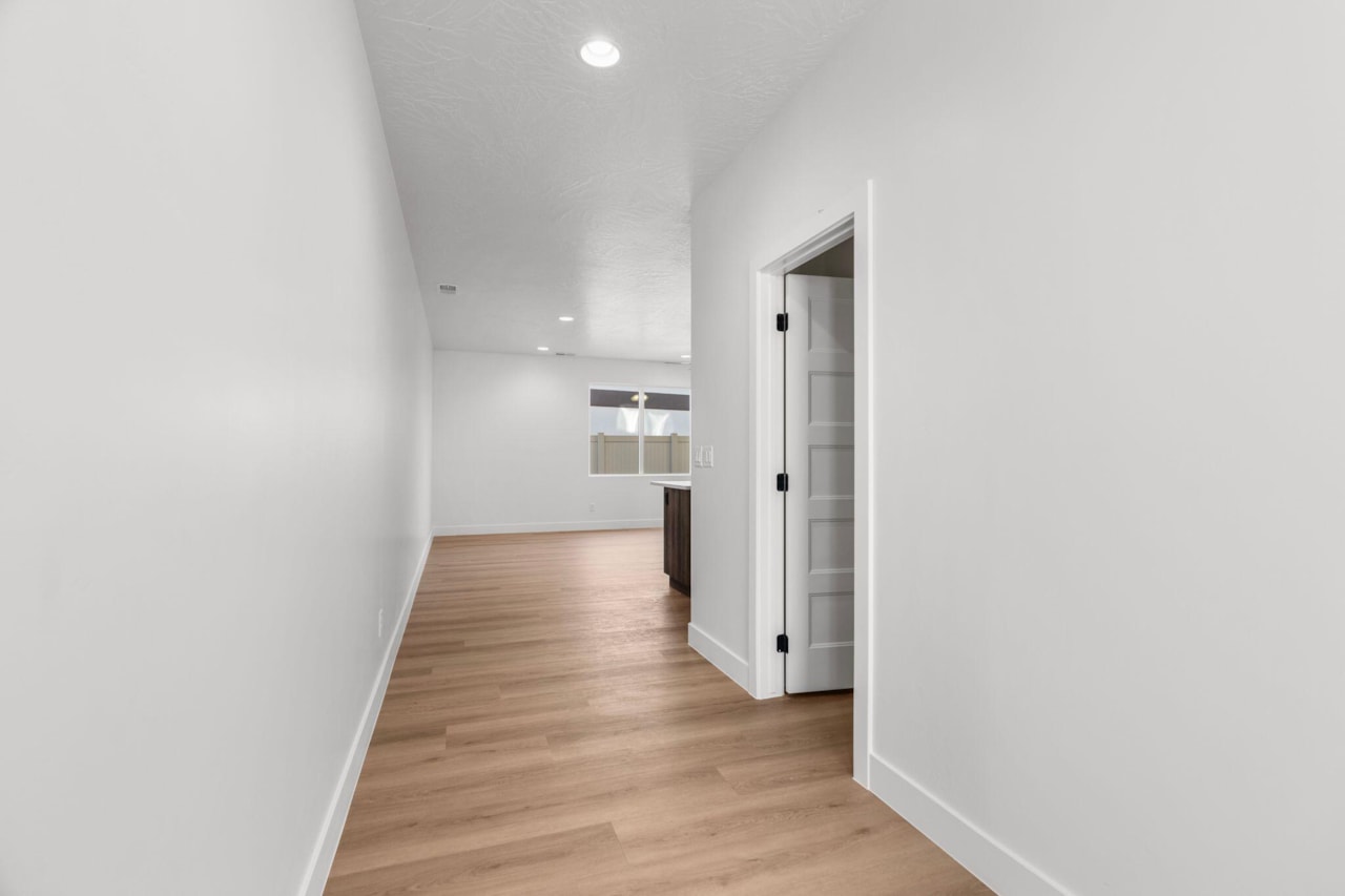 4204 S Crimson Trails #10 Washington, UT 84780 home for sale, MLS#26-267764 - Erika Rogers Photo 2