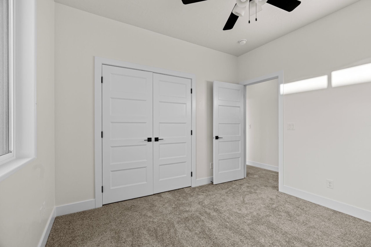 4186 S Crimson Trails #13 Washington, UT 84780 home for sale, MLS#26-267765 - Erika Rogers Photo 18