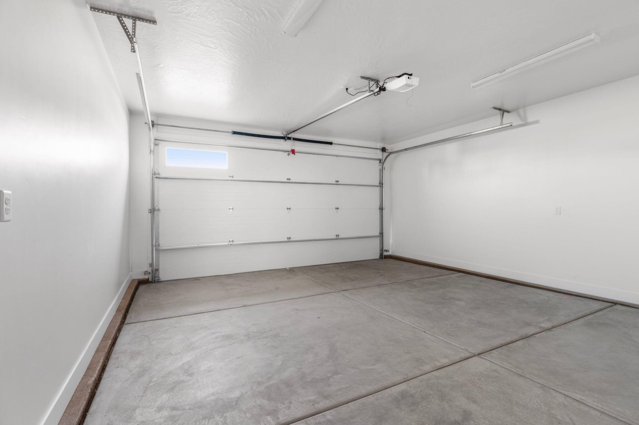 4204 S Crimson Trails #10 Washington, UT 84780 home for sale, MLS#26-267764 - Erika Rogers Photo 9