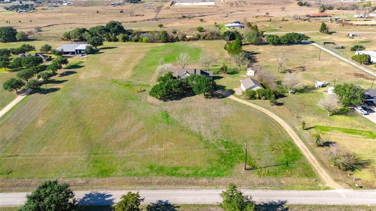 1075 Harrisburg Road Brenham, TX 77833 | MLS 76893848