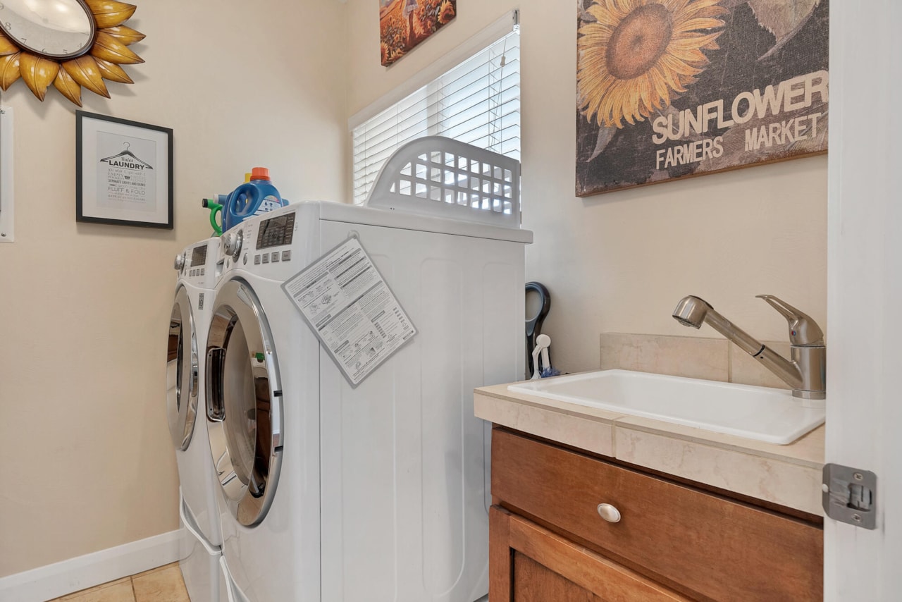 1067 E Silver Falls DR N Washington, UT 84780 home for sale, MLS#26-267705 - Erika Rogers Photo 17