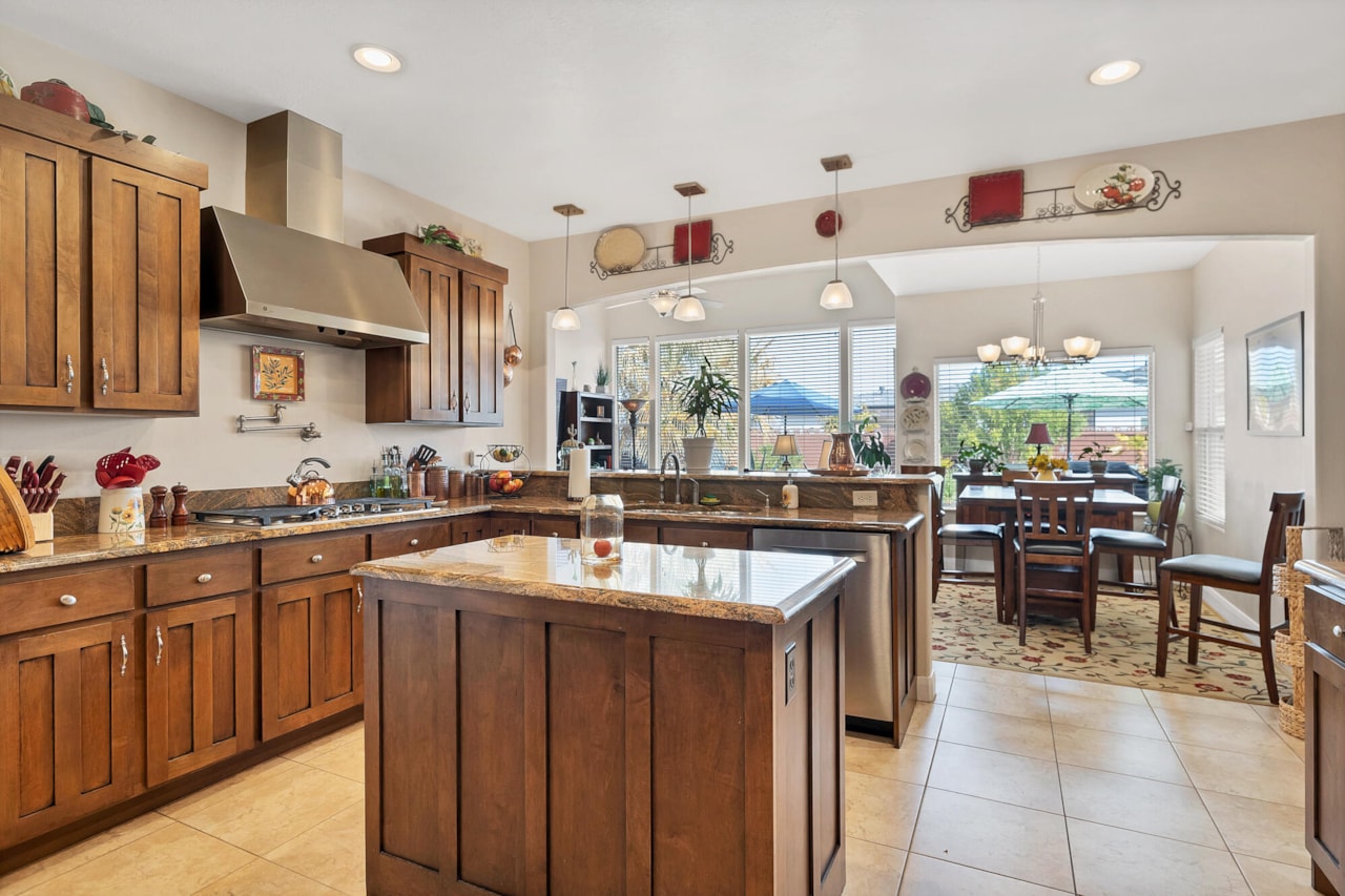 1067 E Silver Falls DR N Washington, UT 84780 home for sale, MLS#26-267705 - Erika Rogers Photo 24