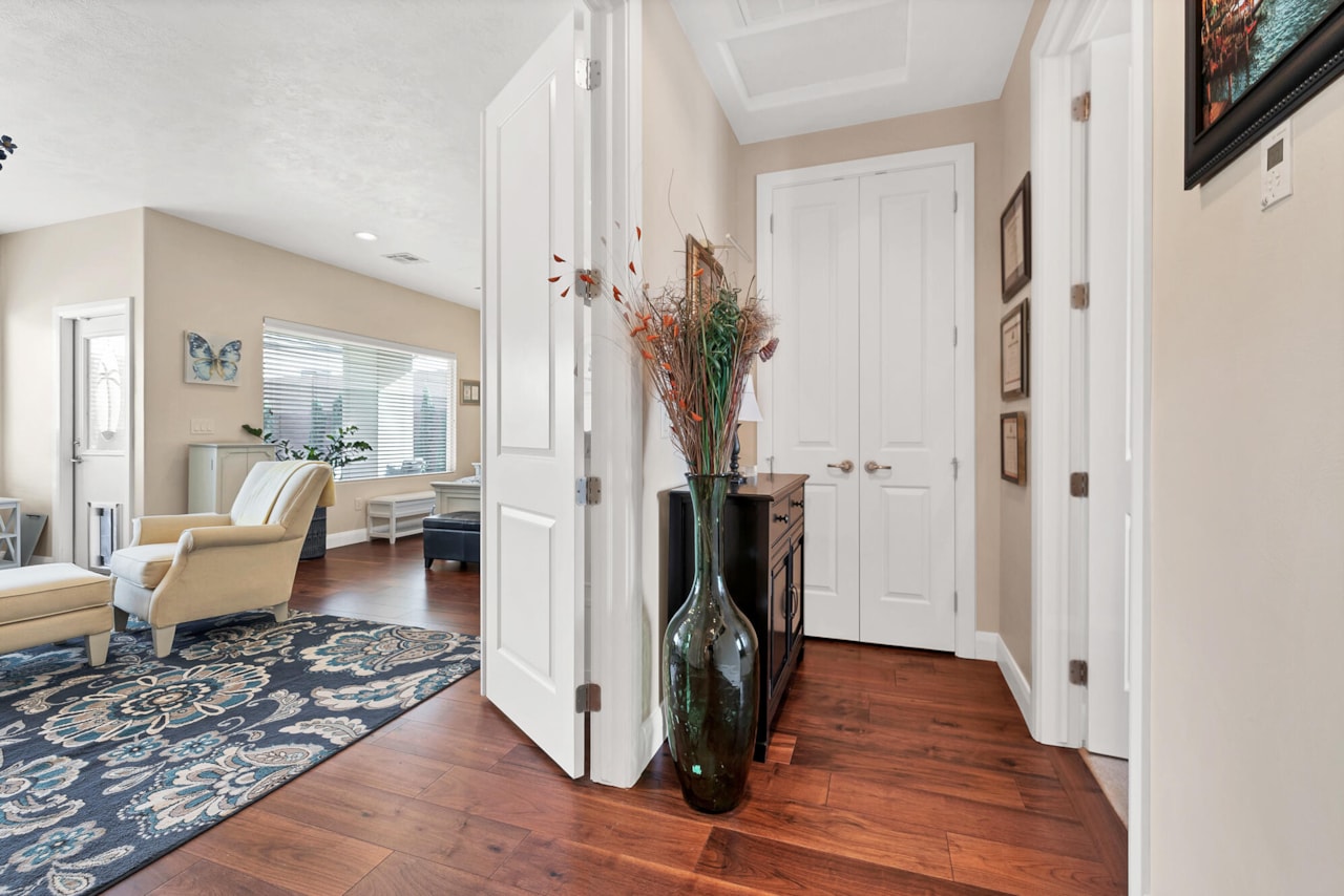 1067 E Silver Falls DR N Washington, UT 84780 home for sale, MLS#26-267705 - Erika Rogers Photo 27