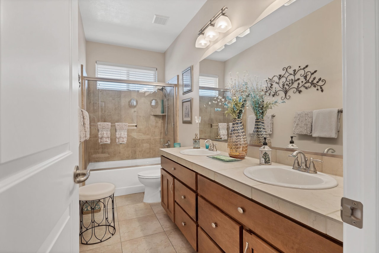 1067 E Silver Falls DR N Washington, UT 84780 home for sale, MLS#26-267705 - Erika Rogers Photo 39