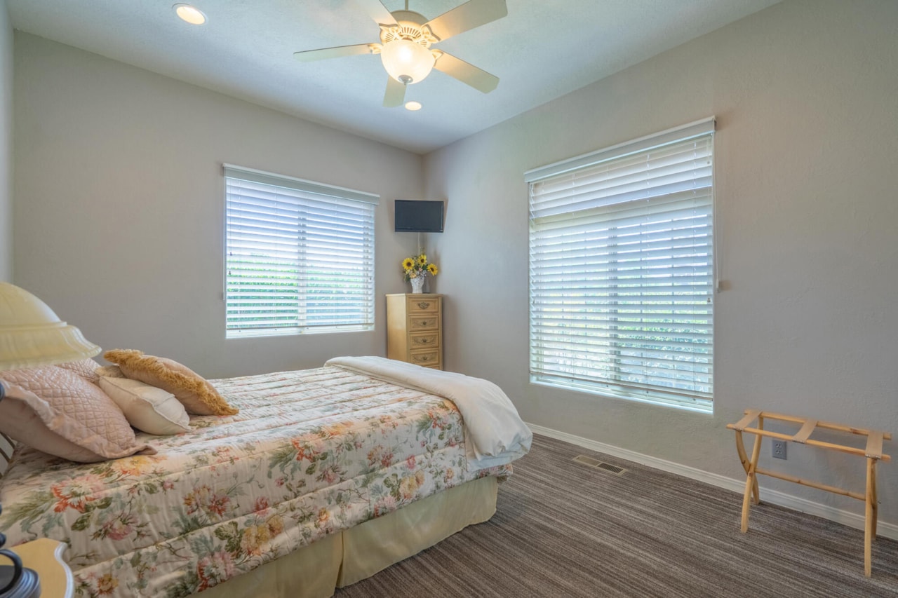 2578 W Desert Springs RD St George, UT 84770 home for sale, MLS#26-267776 - Erika Rogers Photo 19