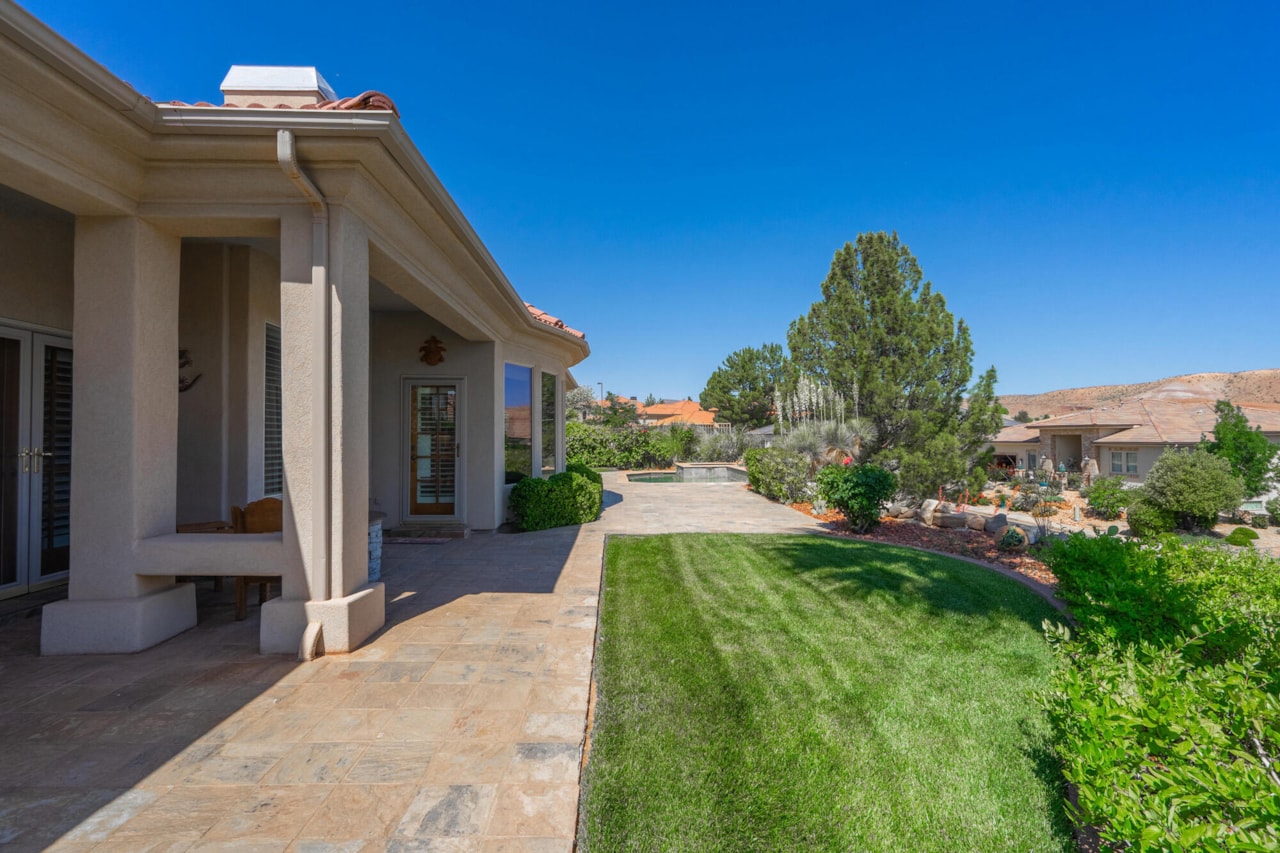 2578 W Desert Springs RD St George, UT 84770 home for sale, MLS#26-267776 - Erika Rogers Photo 36