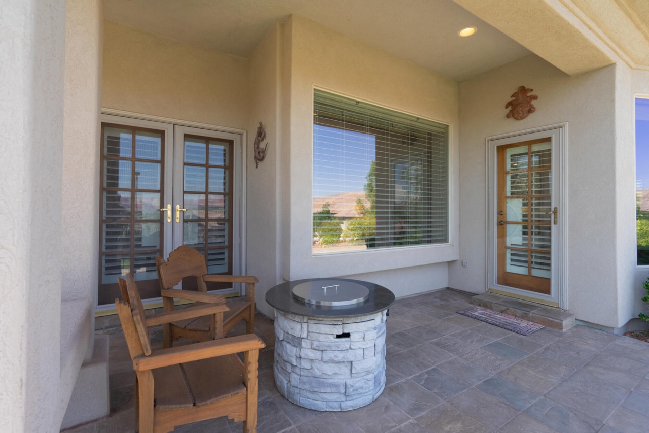 2578 W Desert Springs RD St George, UT 84770 home for sale, MLS#26-267776 - Erika Rogers Photo 39