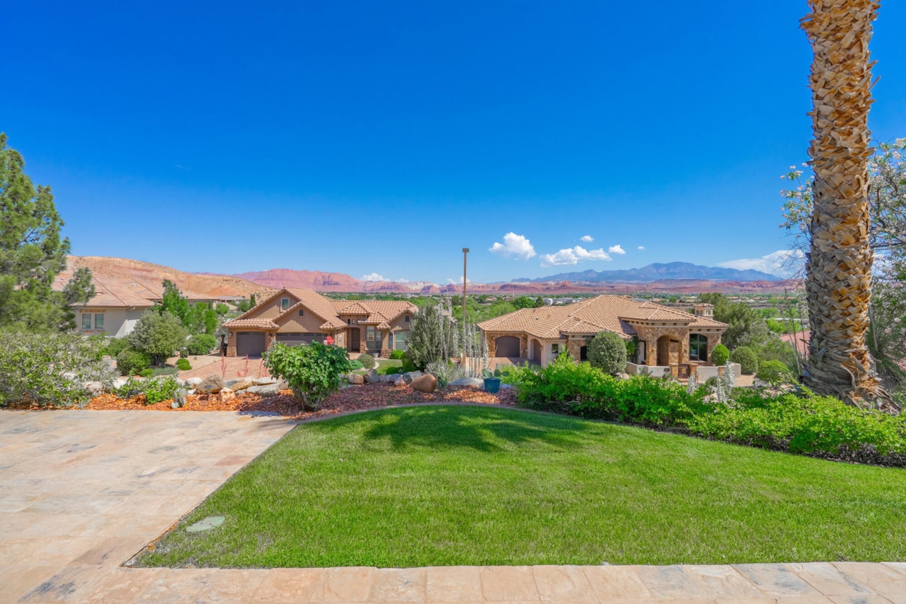 2578 W Desert Springs RD St George, UT 84770 home for sale, MLS#26-267776 - Erika Rogers Photo 40