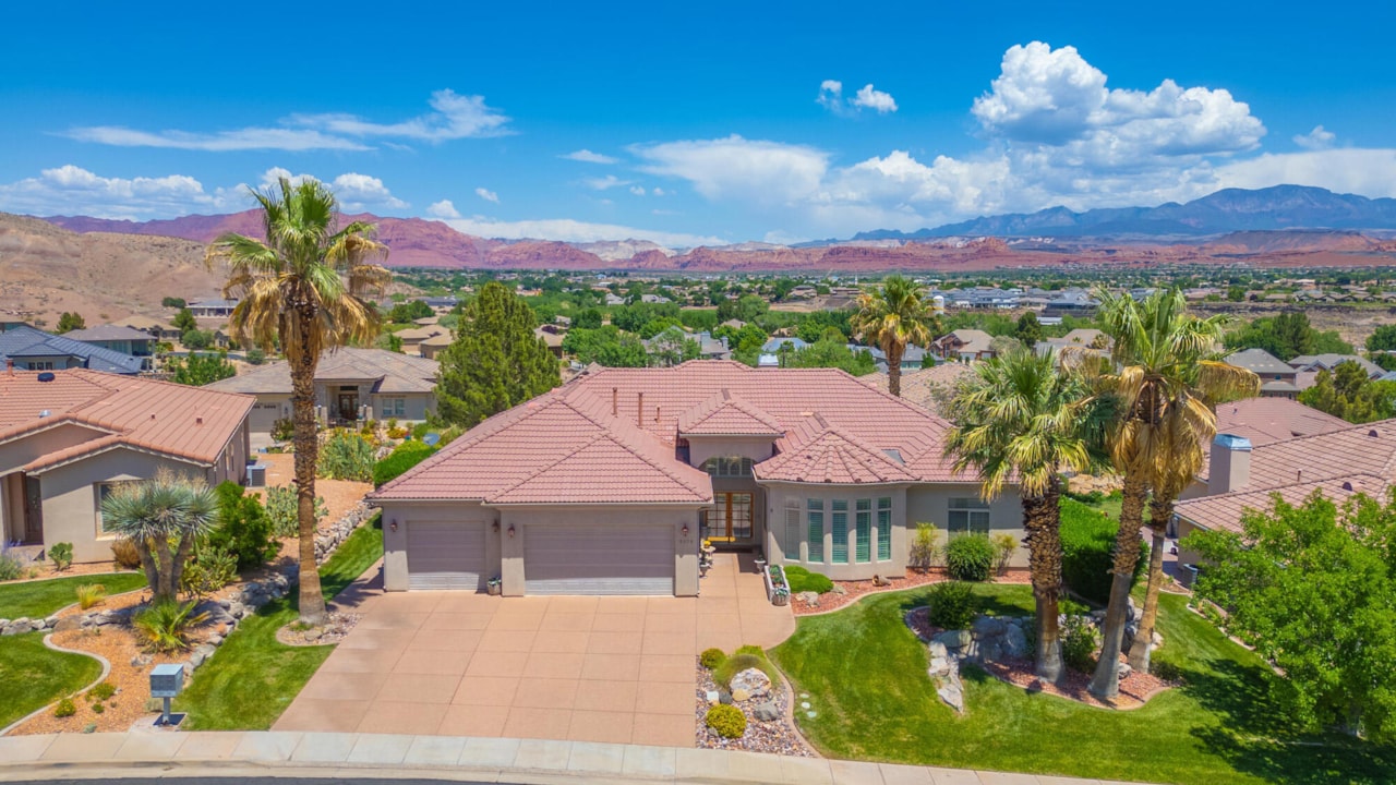 2578 W Desert Springs RD St George, UT 84770 home for sale, MLS#26-267776 - Erika Rogers Photo 46