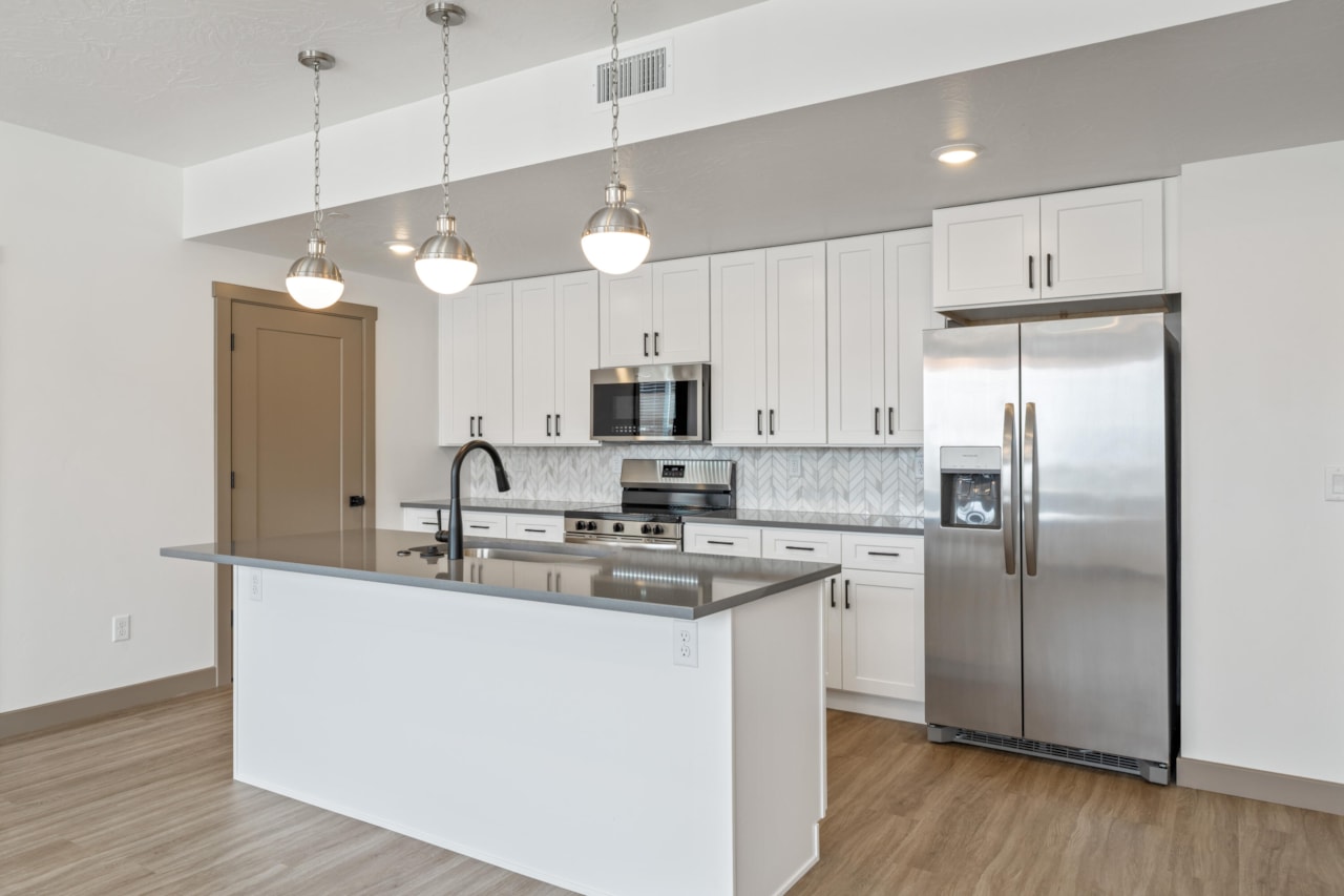 224 N Chaparral DR #203 Hurricane, UT 84737 condo for sale, MLS#25-267719 - Erika Rogers Photo 4