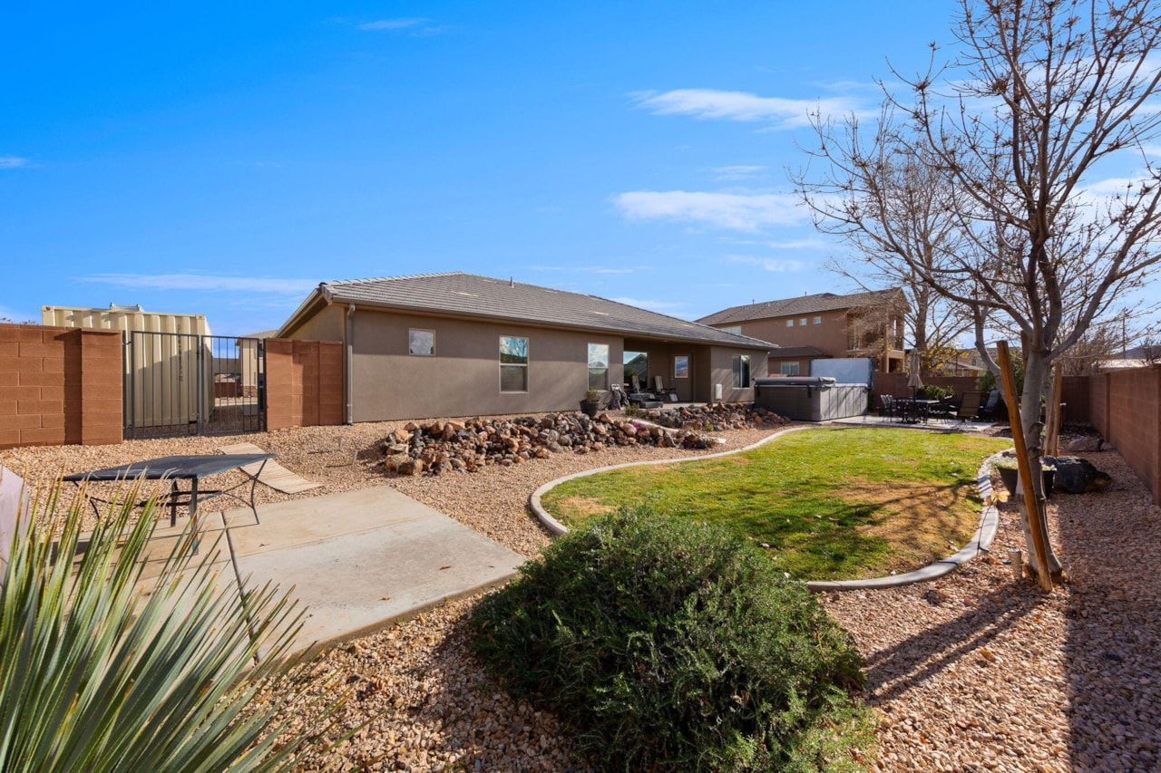 1133 N 100 W  W Hurricane, UT 84737 home for sale, MLS#26-267781 - Erika Rogers Photo 23