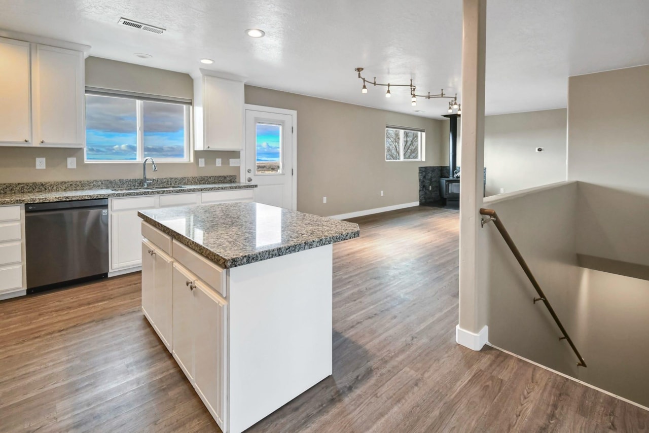 805 N Oak Mdw DR Oak City, UT 84649 home for sale, MLS#26-267780 - Erika Rogers Photo 16