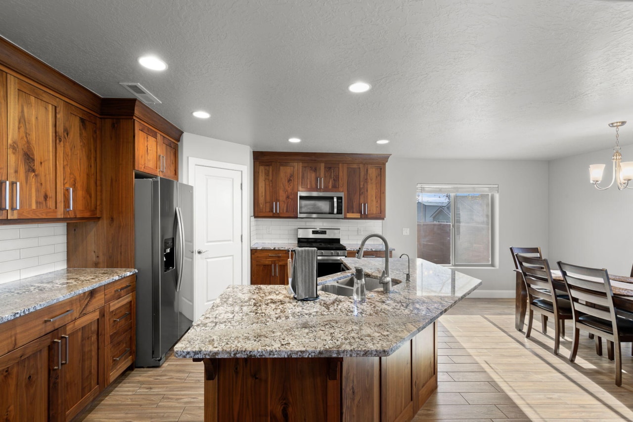 1133 N 100 W  W Hurricane, UT 84737 home for sale, MLS#26-267781 - Erika Rogers Photo 9