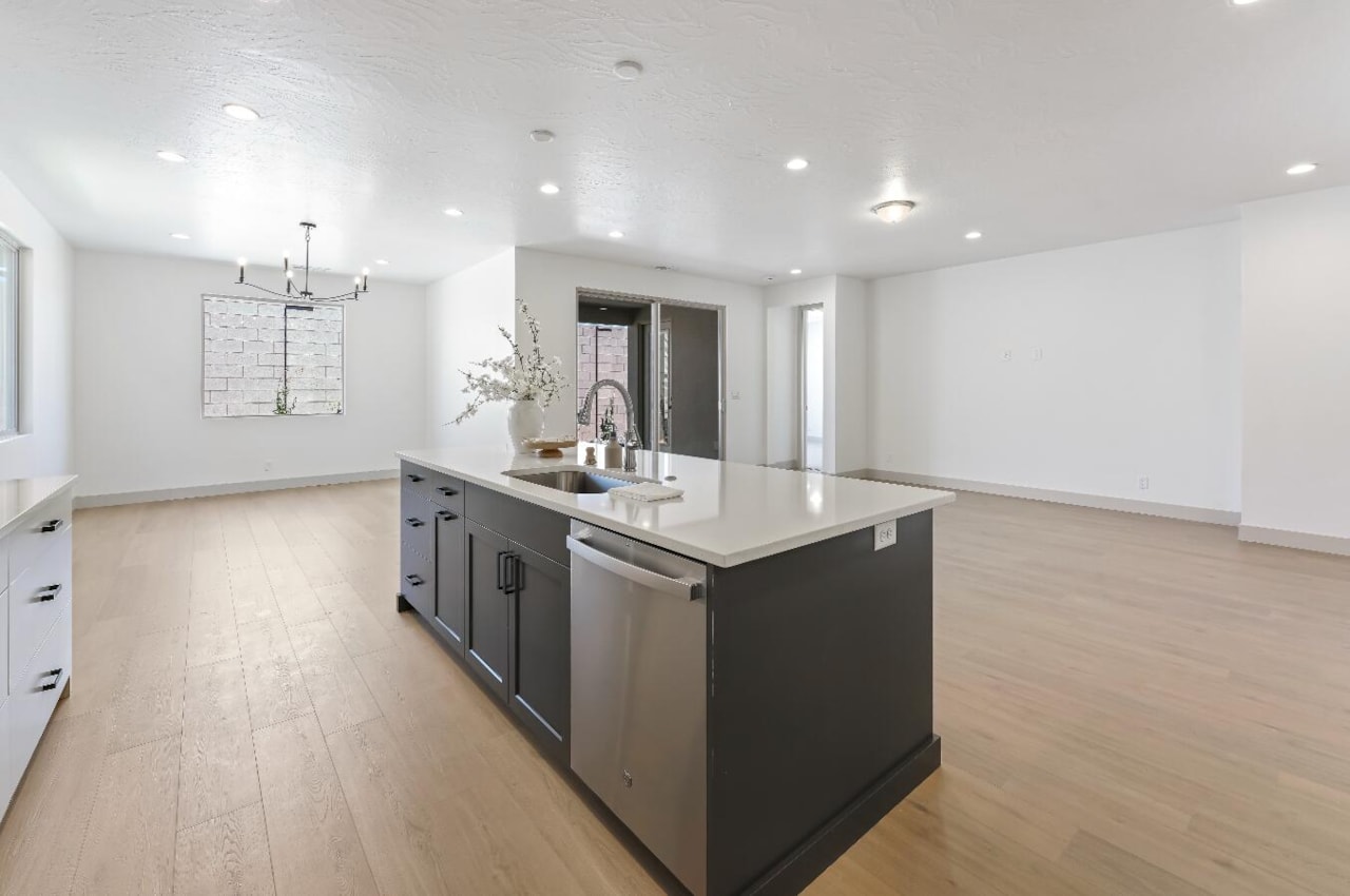 1578 N Ascent ST #142 Washington, UT 84780 home for sale, MLS#25-267720 - Erika Rogers Photo 4