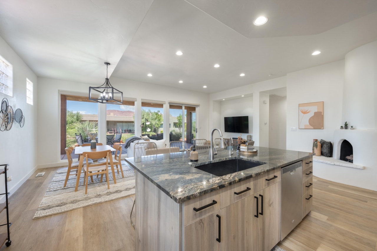 2255 N Tuweap DR #22 St George, UT 84770 home for sale, MLS#25-266920 - Erika Rogers Photo 10